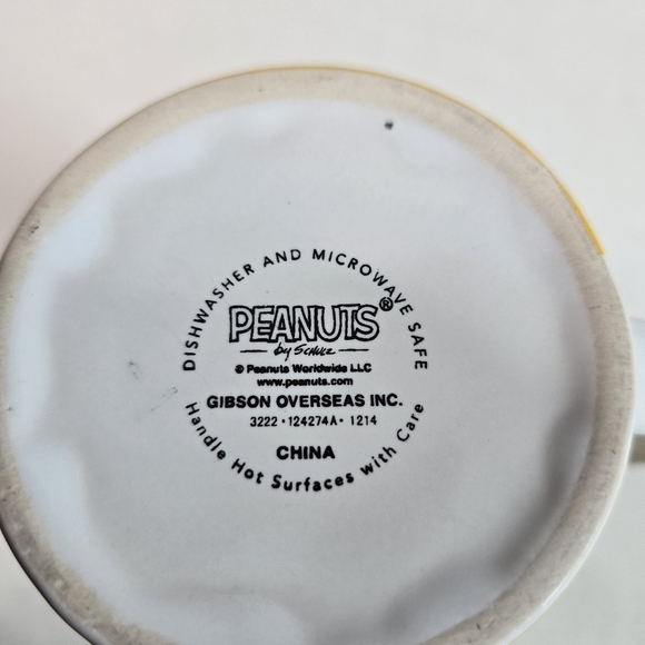 Peanuts Snoopy Coffee Mug "Peace" 4" Tall X 3.5" Wide Yellow 12 Ounces - Picture 2 of 11